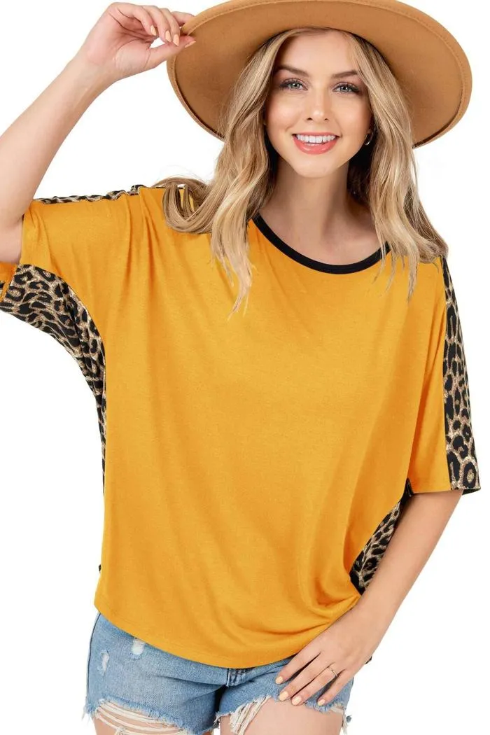 Round Neck w/Cheetah Detail Tee